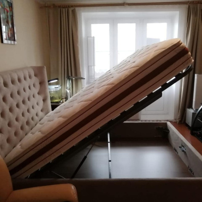 Кровать 1726 BEIGE бежевая с ящиком для белья. Фото